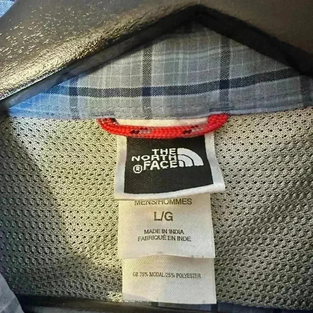 The North Face Plaid Short Sleeve Button Down - Large - Picture 6 of 6